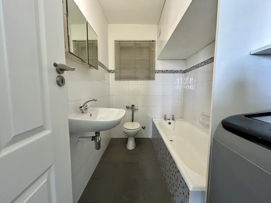 2 Bedroom Property for Sale in Oakdale Western Cape
